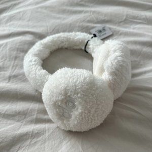 ALO YOGA - SHERPA EAR MUFFS in Ivory